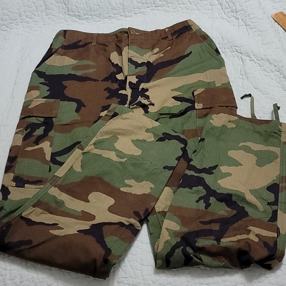 U.S. Army Other - U.S. Military Issued BDU Pants Sz Md L Circa 1996